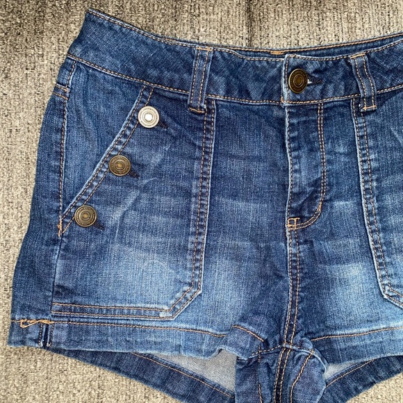 SO Dark Wash Denim Shorts With Button Details - Picture 2 of 6